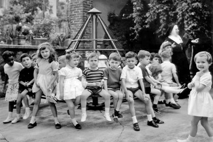 giostra-Giuseppe-Rosa-Brusin-scaled I giochi “di una volta”: il nascondino, la palla, gli stampi nella neve…