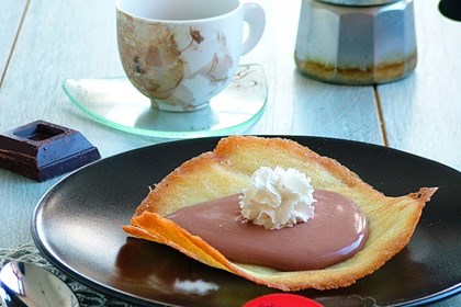 Cialde croccanti con crema al caffè