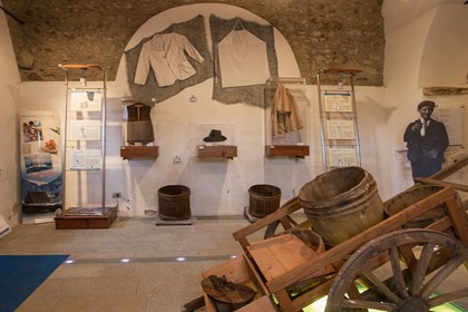 museo-degli-acciugai-celle-macra-1-di-4 museo-degli-acciugai-celle-macra-1-di-4.jpg