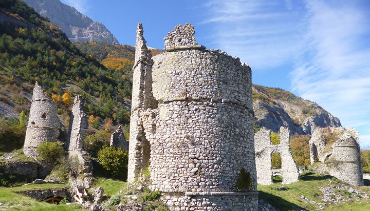 Il Castello de Francois de Bonne a Le Glaizil Le guerre di religione negli Escartons: La Cazette e Lesdiguères