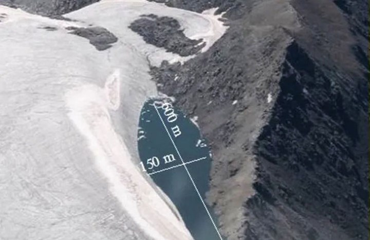 0 cover lago rocciamelone misure Un lago sul ghiacciaio del Rocciamelone minacciava Novalesa e Bessans