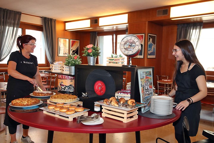 buffet buffet.jpg