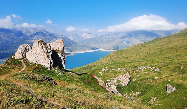 1 Forte Roncia 1 Il Forte Roncia e la Cima Nunda, affacciata su Val Cenis