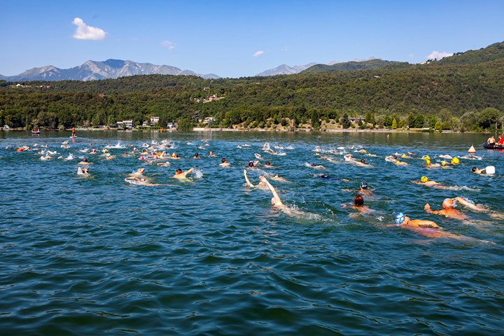 Nuota in Comune, tradizionale traversata a nuoto del Lago Grande di Avigliana