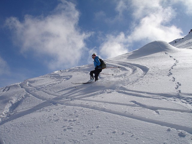 Proiezioni in collaborazione con “HARD SNOW - Festival di sci alpinismo e freeride" 