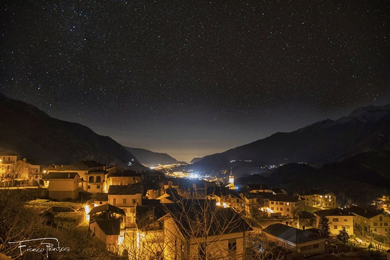 19-03-25 Valle Susa by Night_ veduta dalla Frazione Sant'Andrea di Giaglione - Franco Plantas 19-03-25 Valle Susa by Night, veduta dalla Frazione Sant'Andrea di Giaglione - Franco Plantas.jpg