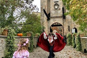 FABULANDIA: IL CASTELLO DI SAN GIORIO AD HALLOWEEN DIVENTA FAVOLA