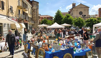 A Giaveno il Mercatino delle Pulci, delle Erbe e dell’Artigianato