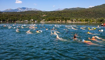 Nuota in Comune, tradizionale traversata a nuoto del Lago Grande di Avigliana