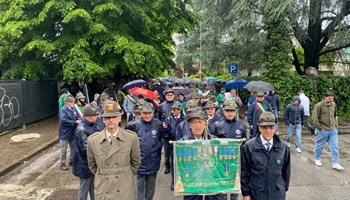 A Pinerolo la pacifica invasione degli Alpini 