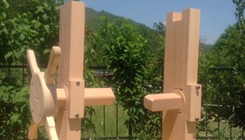 Telaio in costruzione A MANO TESSITURA ARTIGIANALE
