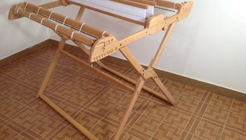 Ultima versione del Testudo 8 su cavalletto, equipaggiato con 2 pettini A MANO TESSITURA ARTIGIANALE